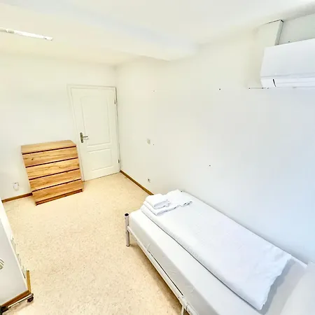Apartment Ailiv Mega Place 2 *